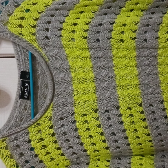 Allen B. Lightweight, Knitted Sweater- Juniors XL- (Gray/Neon Light Green) - Picture 2 of 6
